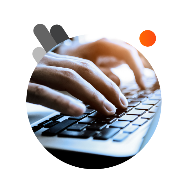 mani che digitano alla tastiera business - WINDTRE